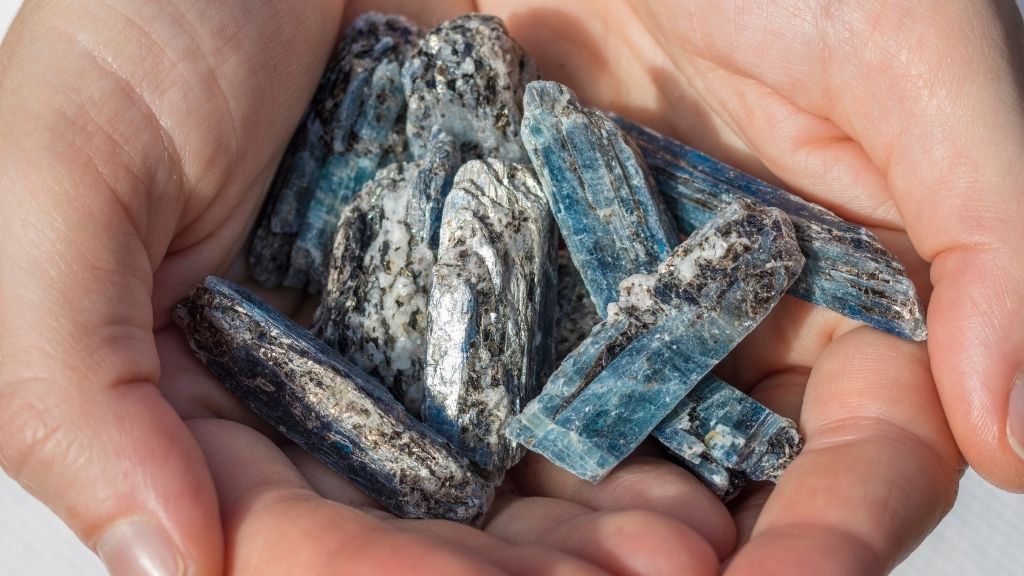 cianita azul Piedras Preciosas Para La Protección