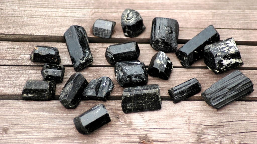 turmalina negra piedras preciosas para la ansiedad